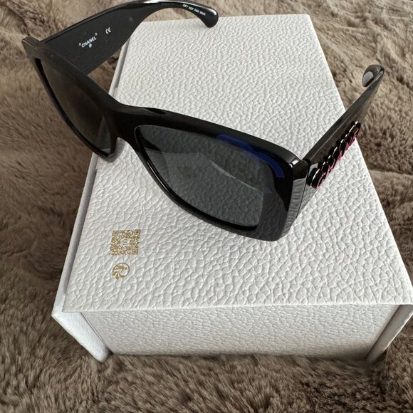 Chanel Vintage black, blue and pink sunglasses with original case - Picture 8 of 12